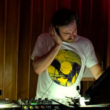 Charger l'image dans la galerie, 09 | T-shirts artistiques - mockup 2
