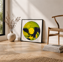 Charger l'image dans la galerie, [09/∞] – Affiche artistique encadrée | Art sur vinyle - mockup 3
